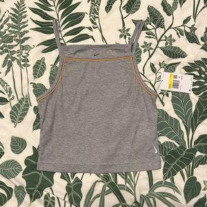 Brand New Nike Yoga Crop Tank Top Size Small